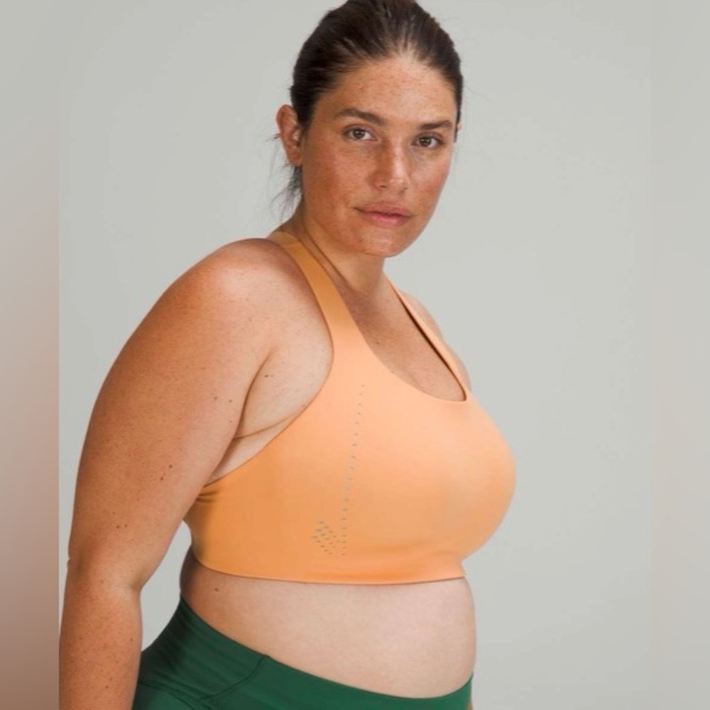 Lululemon AirSupport Bra *High Support in Warm Apricot / Silver Blue 34D